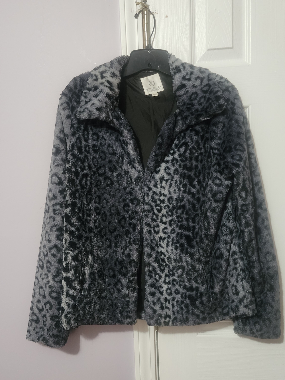 Versona Black & Gray Leopard Faux Fur Jacket